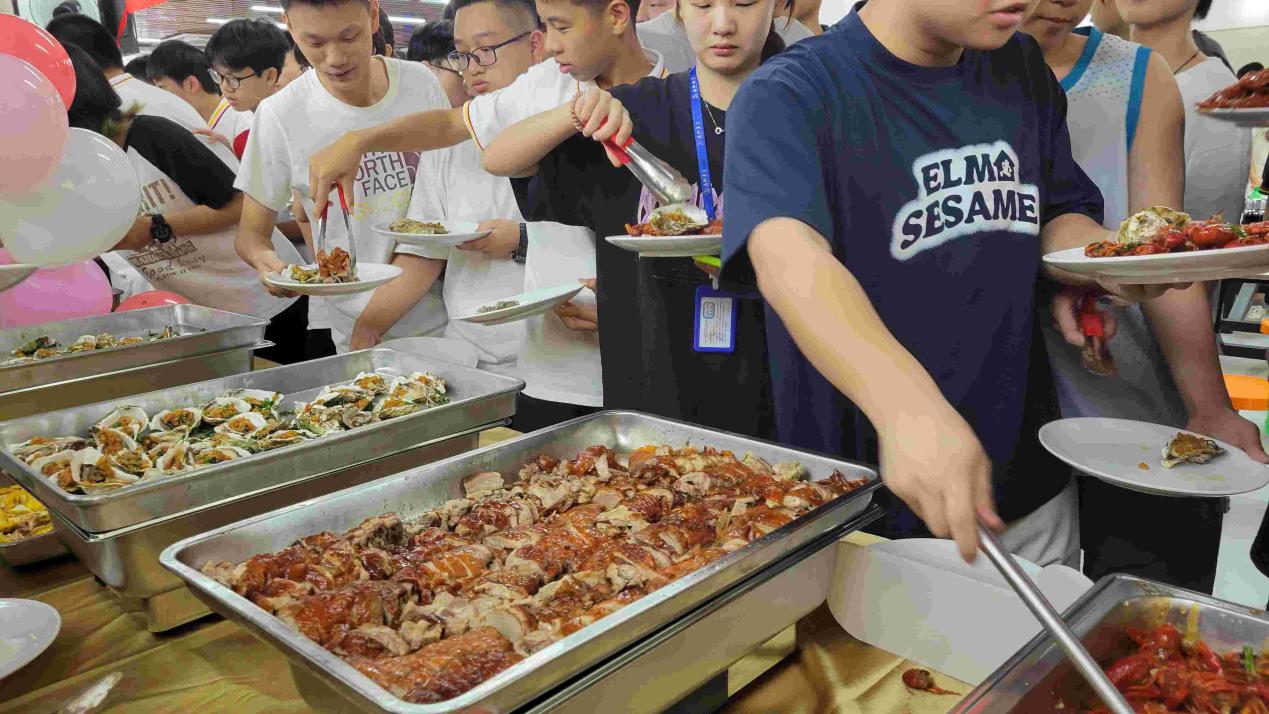 D运营黄师校园资讯6学校新闻2024 08 31 龙虾美食节丨探索美食文化点亮多彩校园生活20240831 1125281jpg20240831 1125281